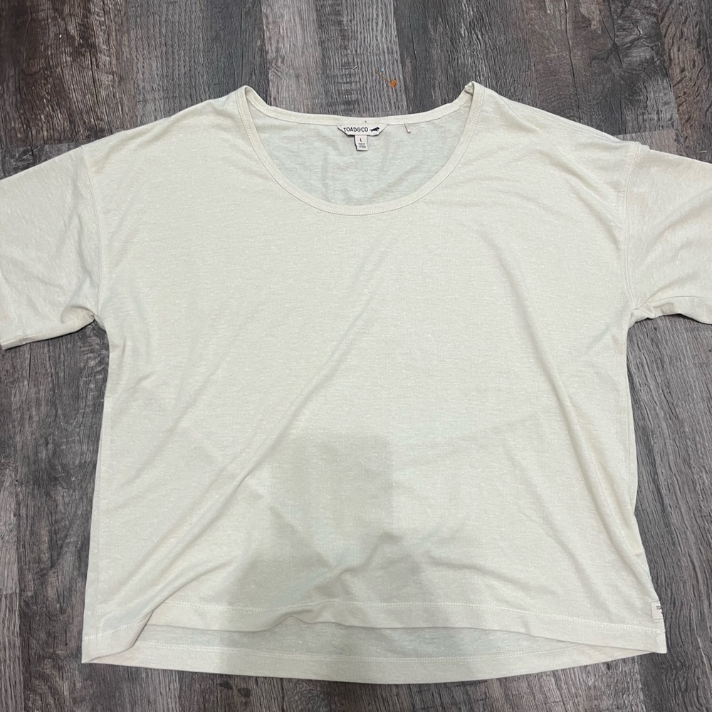 Toad & Co light tee